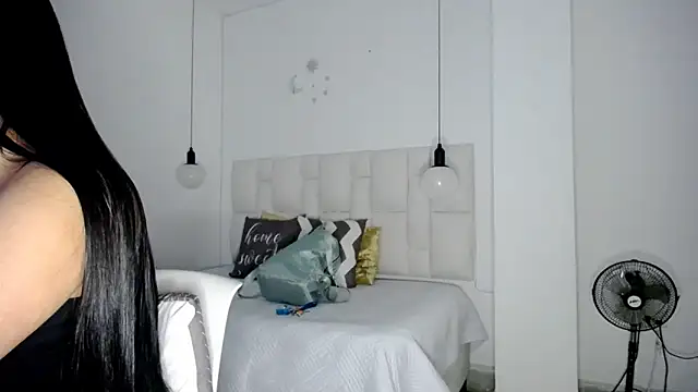 Snapshot of tiffany__pink chatting on 09.14.25 tiffany pink online show from 09.14.25