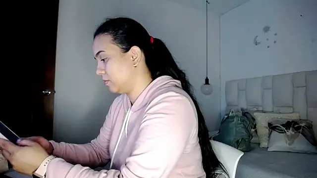 Snapshot of tiffany__pink chatting on 09.27.25 tiffany pink online show from 09.27.25