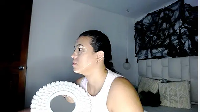 Snapshot of tiffany__pink chatting on 10.13.25 tiffany pink online show from 10.13.25