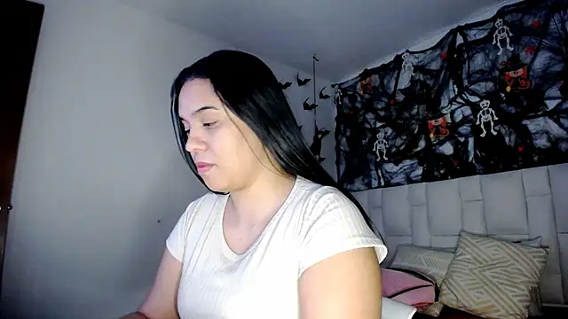 Snapshot of tiffany__pink chatting on 10.20.25 tiffany pink online show from 10.20.25