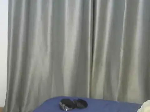Snapshot of East_queen chatting on 02.16.25 East queen online show from 02.16.25