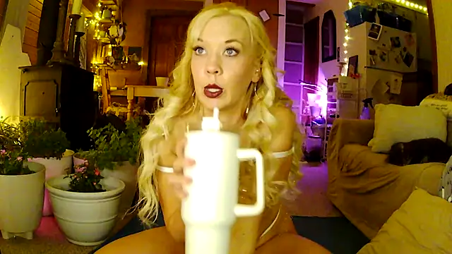 lyra rose online show from 04.18.26