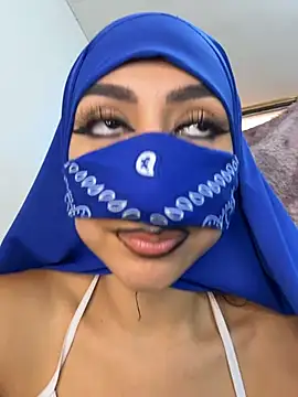 Snapshot of _alabina_ chatting on 10.30.25 alabina online show from 10.30.25