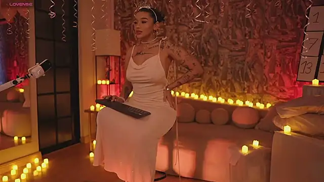 Snapshot of HannahW_ chatting on 10.04.25 HannahW online show from 10.04.25