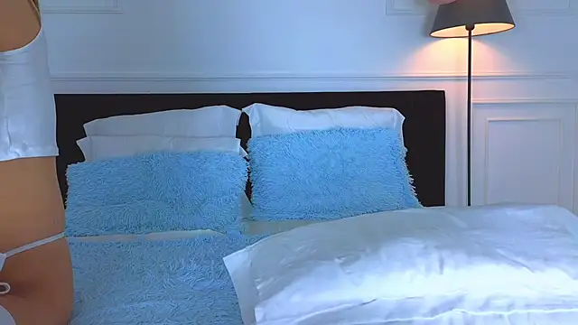 Snapshot of NicoleMarani chatting on 01.12.25 NicoleMarani online show from 01.12.25