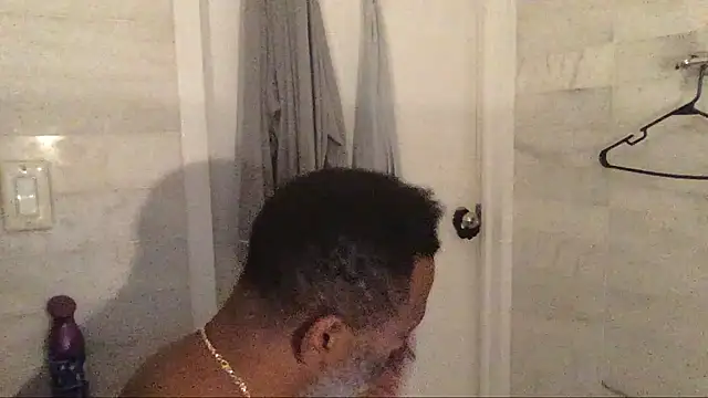 Snapshot of theblacklordmaster chatting on 01.08.25 theblacklordmaster online show from 01.08.25