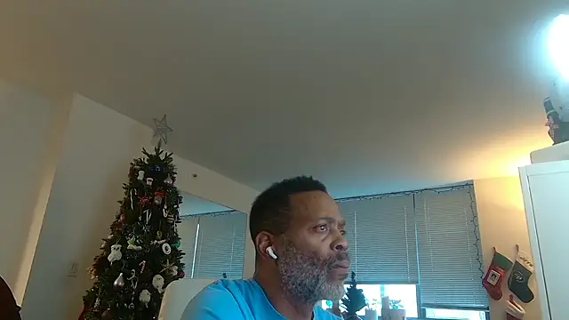 Snapshot of theblacklordmaster chatting on 01.08.25 theblacklordmaster online show from 01.08.25