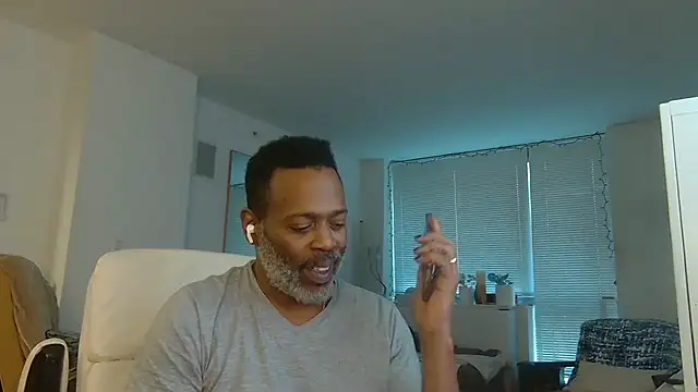 Snapshot of theblacklordmaster chatting on 01.13.25 theblacklordmaster online show from 01.13.25