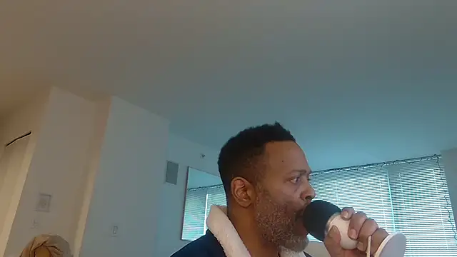 Snapshot of theblacklordmaster chatting on 02.10.25 theblacklordmaster online show from 02.10.25