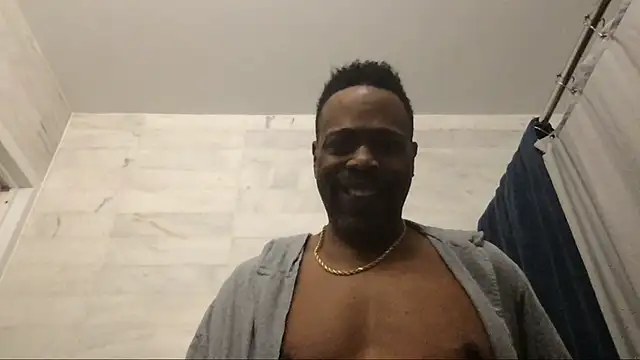 Snapshot of theblacklordmaster chatting on 03.11.25 theblacklordmaster online show from 03.11.25