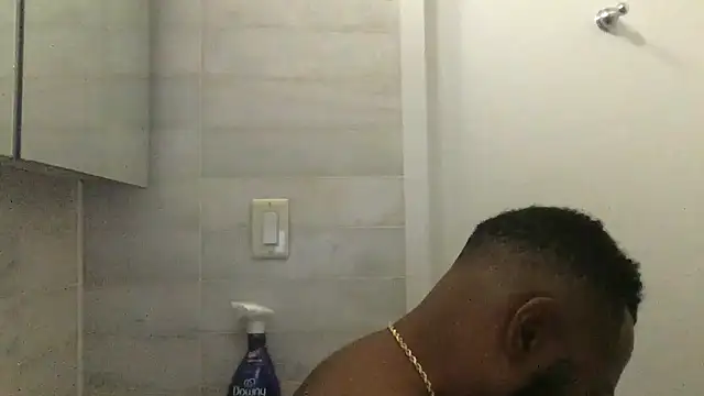 Snapshot of theblacklordmaster chatting on 09.12.25 theblacklordmaster online show from 09.12.25