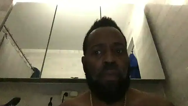 Snapshot of theblacklordmaster chatting on 11.05.25 theblacklordmaster online show from 11.05.25