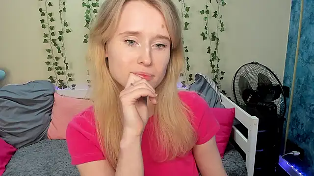 Snapshot of _adel_brooks_ chatting on 02.09.25 adel brooks online show from 02.09.25