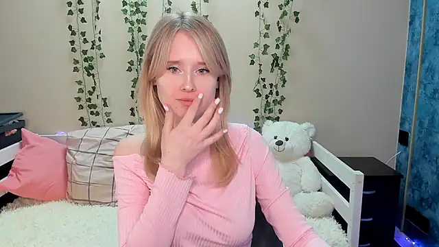 Snapshot of _adel_brooks_ chatting on 03.11.25 adel brooks online show from 03.11.25