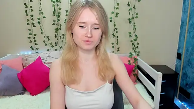 Snapshot of _adel_brooks_ chatting on 03.14.25 adel brooks online show from 03.14.25