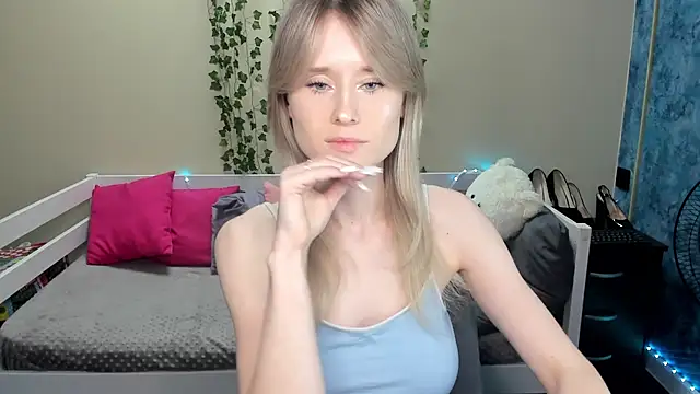 Snapshot of _adel_brooks_ chatting on 09.28.25 adel brooks online show from 09.28.25