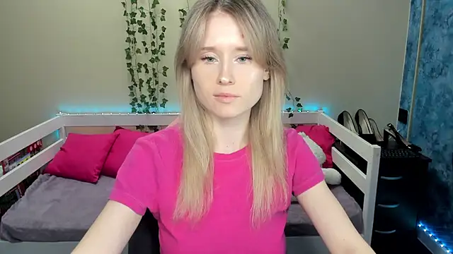 Snapshot of _adel_brooks_ chatting on 10.06.25 adel brooks online show from 10.06.25