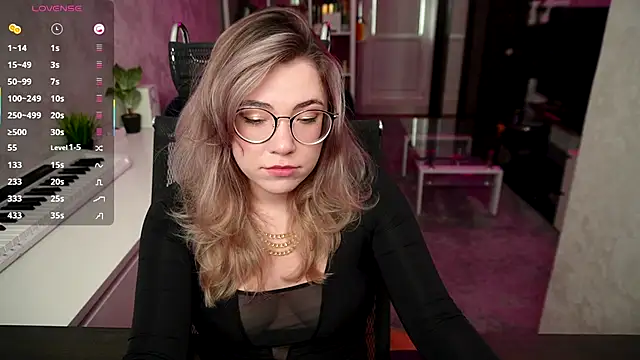 RemyCute online show from 10.04.25