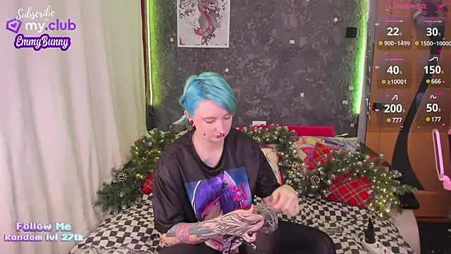 Snapshot of EmmyBunny chatting on 12.11.24 EmmyBunny online show from 12.11.24