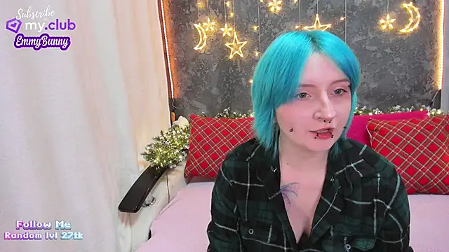 Snapshot of EmmyBunny chatting on 12.16.24 EmmyBunny online show from 12.16.24