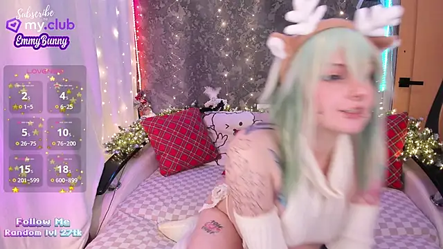 Snapshot of EmmyBunny chatting on 12.25.24 EmmyBunny online show from 12.25.24