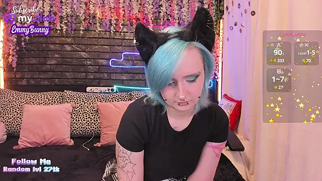 Snapshot of EmmyBunny chatting on 01.13.25 EmmyBunny online show from 01.13.25