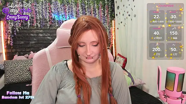 Snapshot of EmmyBunny chatting on 01.15.25 EmmyBunny online show from 01.15.25