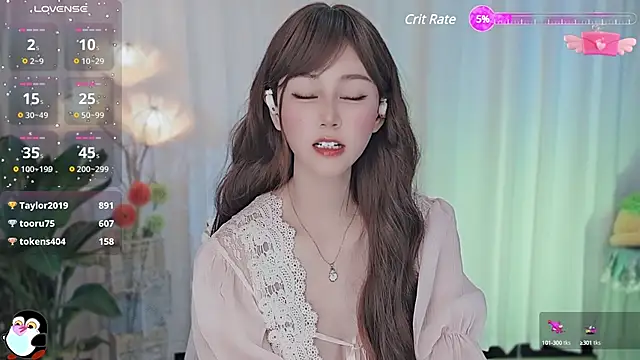 Snapshot of Aimee-520 chatting on 03.18.25 Aimee-520 online show from 03.18.25