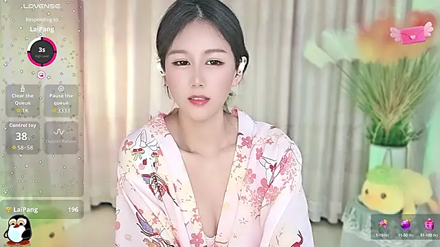 Snapshot of Aimee-520 chatting on 09.10.25 Aimee-520 online show from 09.10.25