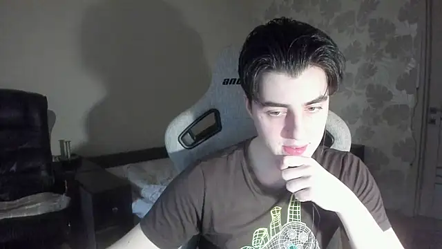 Snapshot of Knuckles17 chatting on 05.11.26 Knuckles17 online show from 05.11.26
