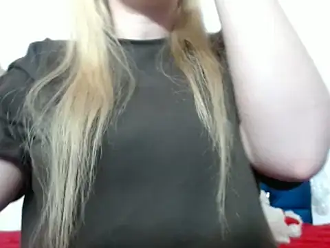 Snapshot of 69liamilk69 chatting on 12.26.24 69liamilk69 online show from 12.26.24