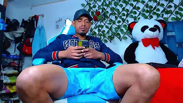 Snapshot of black_latin23cm chatting on 10.24.25 black latin23cm online show from 10.24.25