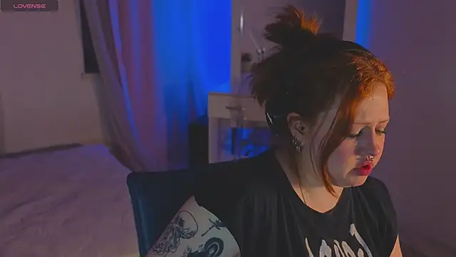 Snapshot of bitchofsun_ chatting on 04.27.26 bitchofsun online show from 04.27.26