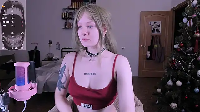 Snapshot of cyber_whore_ chatting on 02.04.26 cyber whore online show from 02.04.26