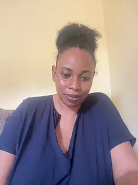 Snapshot of fat_creamy_pus chatting on 10.31.25 fat creamy pus online show from 10.31.25