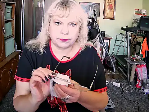 Snapshot of LOLA8888 chatting on 09.25.25 LOLA8888 online show from 09.25.25