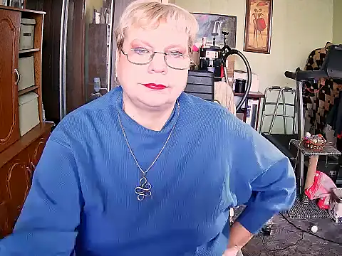 Snapshot of LOLA8888 chatting on 10.14.25 LOLA8888 online show from 10.14.25