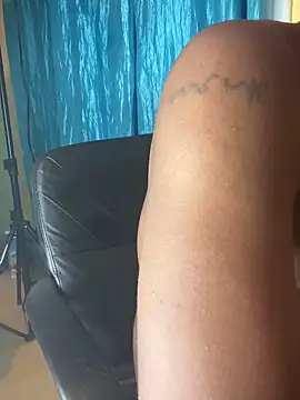 Snapshot of TiltedTen chatting on 12.19.24 TiltedTen online show from 12.19.24