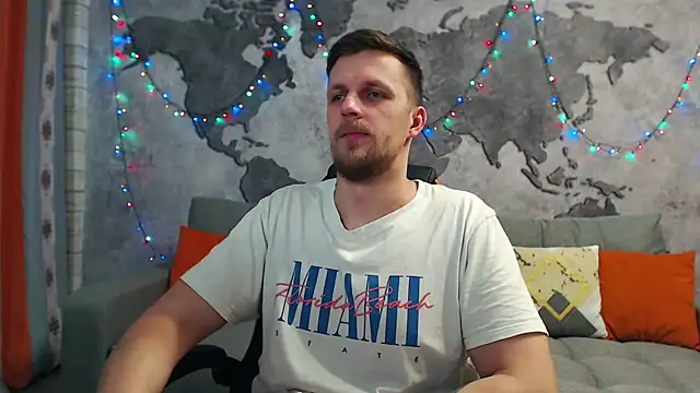 Snapshot of VikingChrisss chatting on 12.23.24 VikingChrisss online show from 12.23.24