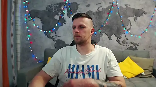Snapshot of VikingChrisss chatting on 01.03.25 VikingChrisss online show from 01.03.25