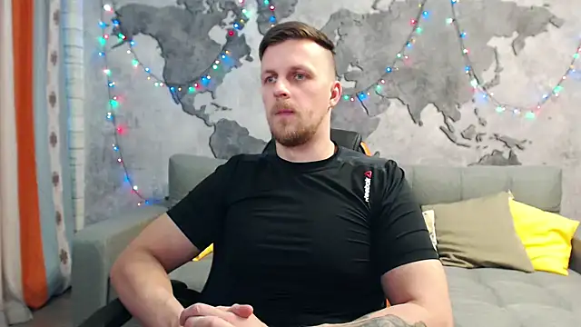 Snapshot of VikingChrisss chatting on 01.05.25 VikingChrisss online show from 01.05.25