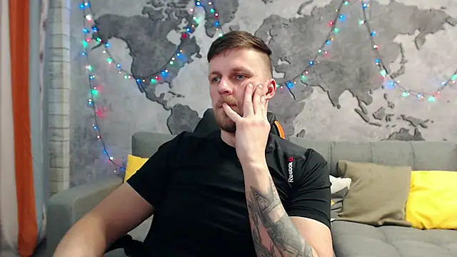 Snapshot of VikingChrisss chatting on 01.11.25 VikingChrisss online show from 01.11.25