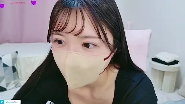 Snapshot of anchan_ chatting on 05.18.26 anchan online show from 05.18.26