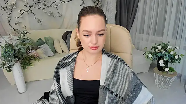 Snapshot of MiracleCurly chatting on 10.09.25 MiracleCurly online show from 10.09.25