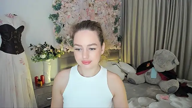 Snapshot of MiracleCurly chatting on 11.07.25 MiracleCurly online show from 11.07.25