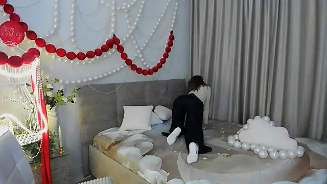 MiracleCurly online show from 02.07.26