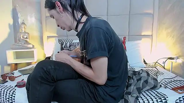 Hecatee 77 online show from 12.13.25