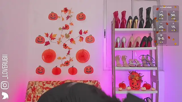 Snapshot of loverubii chatting on 10.30.25 loverubii online show from 10.30.25