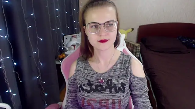 MissBrightShine online show from 01.15.25