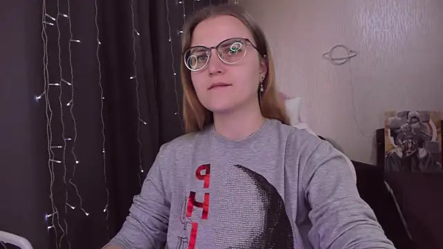 MissBrightShine online show from 10.04.25